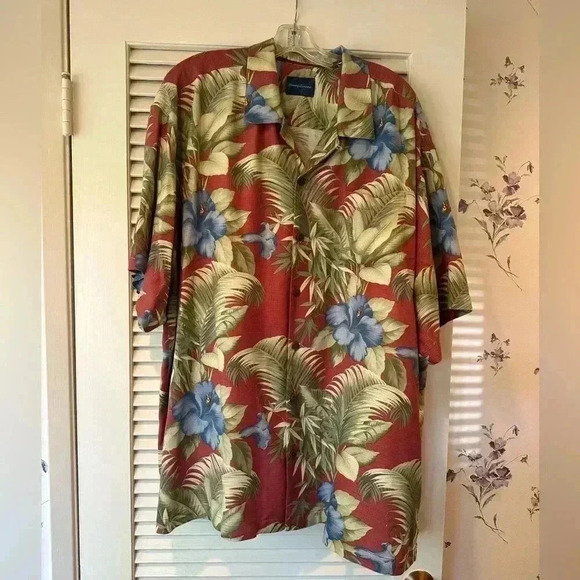 Tommy Bahama Short Sleeve Hawaiian Shirt in XXL - Picture 1 of 7